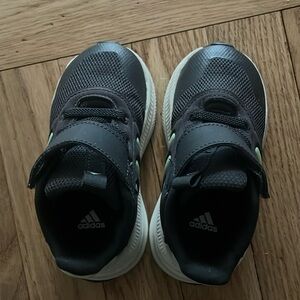 Barely worn sneakers